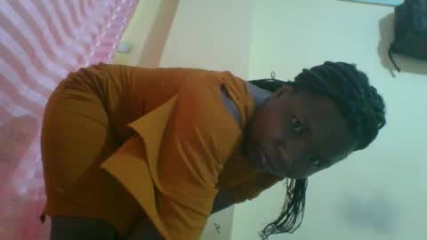 Snapshot of camillah_sweet chatting on November 30, 2025, 12:20 pm camillah_sweet online show from November 30, 2025, 12:20 pm