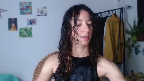 Snapshot of camille_delrey chatting on February 3, 2025, 10:47 am Camille online show from February 3, 2025, 10:47 am