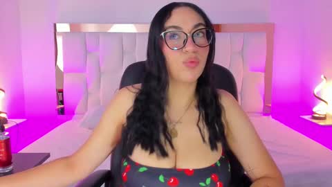 Snapshot of camille_juicy chatting on September 11, 2025, 1:11 pm Camille online show from September 11, 2025, 1:11 pm