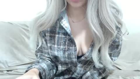 CamilleBunny online show from December 23, 2025, 5:05 am