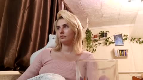 Snapshot of camillecharm chatting on January 26, 2025, 7:20 pm CamilleCharm online show from January 26, 2025, 7:20 pm
