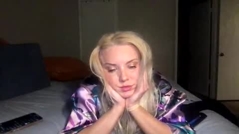 camilleclairexo online show from May 13, 2026, 7:39 am