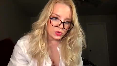 camilleclairexo online show from May 15, 2026, 6:20 am