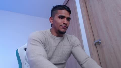 camilo_contre21 online show from April 6, 2026, 7:04 pm