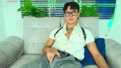 Snapshot of camilo_xcam chatting on February 4, 2026, 8:03 pm CAMILO online show from February 4, 2026, 8:03 pm