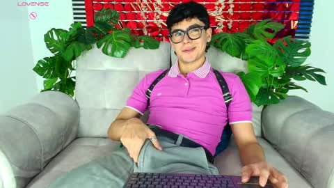 Snapshot of camilo_xcam chatting on February 25, 2026, 9:35 pm CAMILO online show from February 25, 2026, 9:35 pm