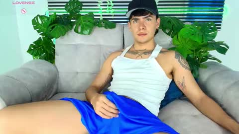 Snapshot of camilo_xcam chatting on March 4, 2026, 9:43 pm CAMILO online show from March 4, 2026, 9:43 pm