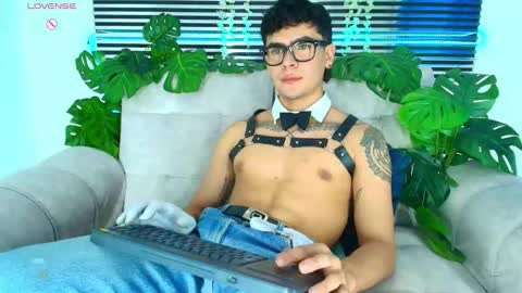 Snapshot of camilo_xcam chatting on March 13, 2026, 9:32 pm CAMILO online show from March 13, 2026, 9:32 pm