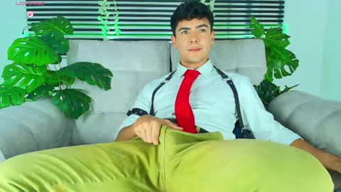 Snapshot of camilo_xcam chatting on April 11, 2026, 10:14 pm CAMILO online show from April 11, 2026, 10:14 pm