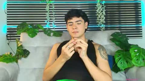 Snapshot of camilo_xcam chatting on May 17, 2026, 10:50 pm CAMILO online show from May 17, 2026, 10:50 pm