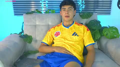 Snapshot of camilo_xcam chatting on June 17, 2026, 8:32 pm CAMILO online show from June 17, 2026, 8:32 pm