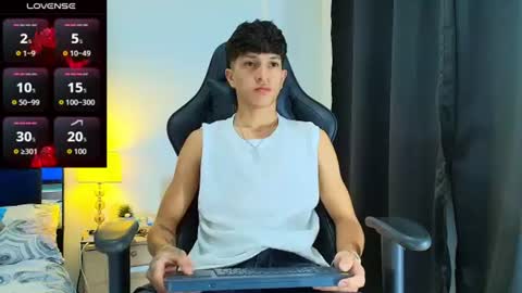 Snapshot of camilobass_ chatting on June 16, 2026, 1:30 am Camilo Bass online show from June 16, 2026, 1:30 am