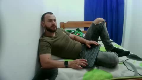 Snapshot of camiloex chatting on December 8, 2024, 3:53 am Camilo online show from December 8, 2024, 3:53 am