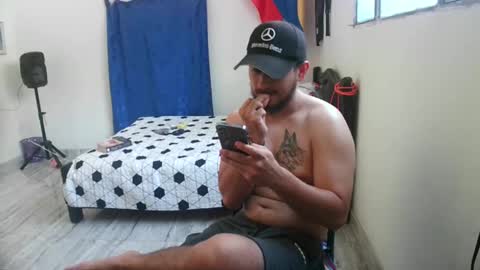 Snapshot of camiloex chatting on February 19, 2025, 6:54 pm Camilo online show from February 19, 2025, 6:54 pm