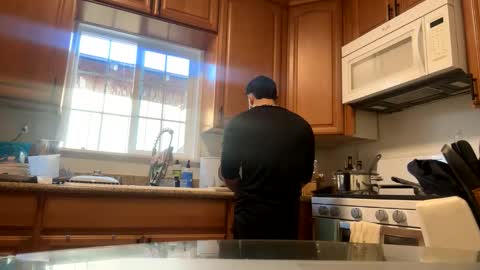 camilooo_cb online show from October 28, 2025, 7:05 pm