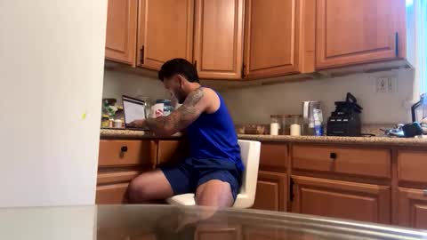 camilooo_cb online show from October 29, 2025, 11:17 pm