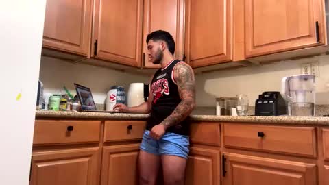 camilooo_cb online show from October 31, 2025, 4:02 am