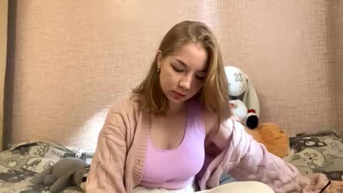 Snapshot of camimartinis chatting on September 24, 2025, 7:33 am Milana Stone online show from September 24, 2025, 7:33 am
