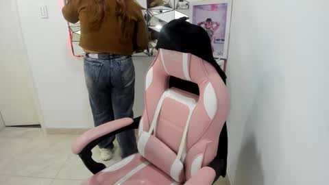 Snapshot of camixxx_m chatting on February 25, 2026, 1:32 pm camixxx_m online show from February 25, 2026, 1:32 pm