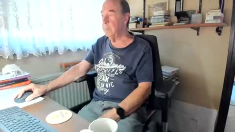 Cammee online show from August 7, 2026, 6:26 am