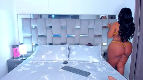 Camila online show from December 15, 2025, 8:46 pm