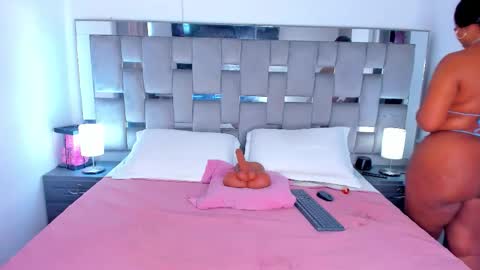 Snapshot of cammiila chatting on February 8, 2026, 4:43 pm Camila online show from February 8, 2026, 4:43 pm