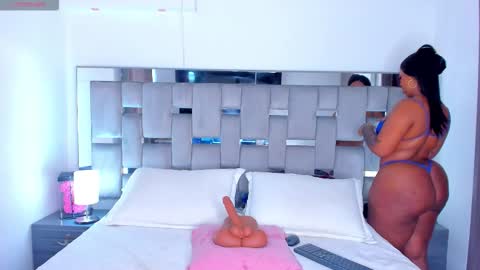 Snapshot of cammiila chatting on February 18, 2026, 3:52 pm Camila online show from February 18, 2026, 3:52 pm