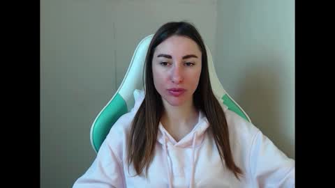 Snapshot of cammila_horn chatting on March 9, 2026, 7:01 am cammila horn online show from March 9, 2026, 7:01 am