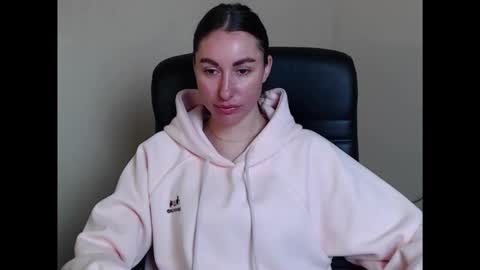 cammila horn online show from April 30, 2026, 6:42 am