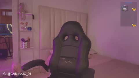 Laura Camila online show from March 5, 2026, 6:48 pm