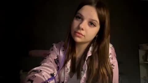 Vicky online show from September 25, 2025, 4:00 pm