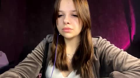 Vicky online show from September 26, 2025, 2:21 pm