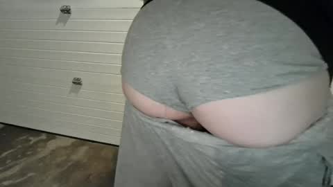 cammyman6900 online show from May 16, 2026, 10:41 pm