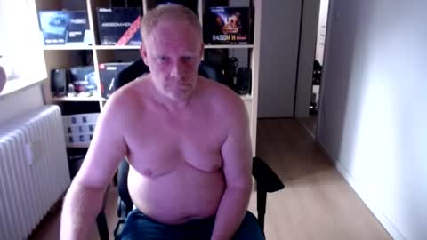 Snapshot of campdavid79 chatting on December 29, 2024, 10:23 am campdavid79 online show from December 29, 2024, 10:23 am