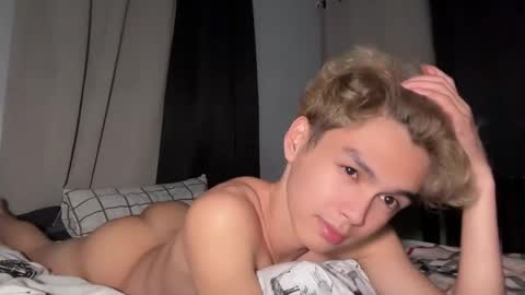 Snapshot of camwithethan chatting on February 26, 2026, 9:19 am Ethan online show from February 26, 2026, 9:19 am