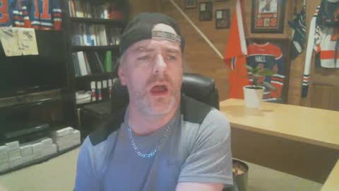 Snapshot of canadianboi6969 chatting on December 28, 2024, 6:28 am CanadianBacon6969 online show from December 28, 2024, 6:28 am