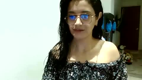 Snapshot of canddysexxx_ chatting on January 9, 2025, 12:35 am Carolina online show from January 9, 2025, 12:35 am
