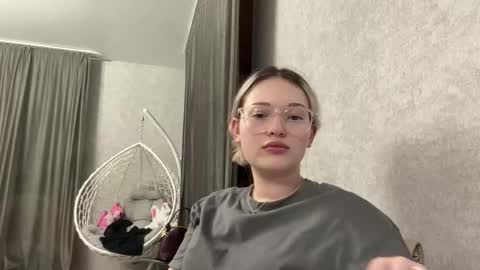 Snapshot of candelariahile chatting on February 24, 2026, 3:10 pm candelariahile online show from February 24, 2026, 3:10 pm