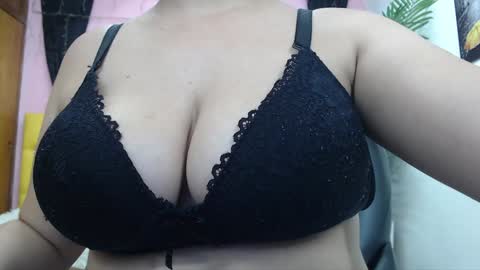 Snapshot of candiapole chatting on December 11, 2024, 1:06 pm Candy online show from December 11, 2024, 1:06 pm