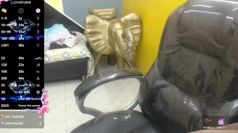 Snapshot of candiapole chatting on January 24, 2025, 3:45 pm Candy online show from January 24, 2025, 3:45 pm