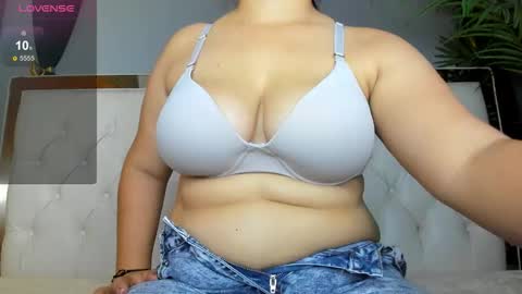 Candy  online show from November 5, 2025, 12:38 pm