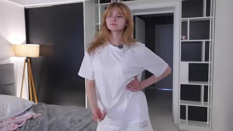 candicemedine online show from May 19, 2026, 1:56 am
