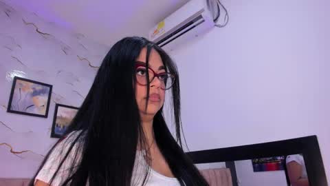CANDICE WAYNE online show from May 27, 2026, 12:02 pm