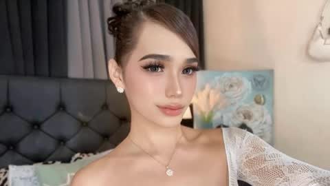 CandiceWilson online show from October 19, 2025, 8:15 am