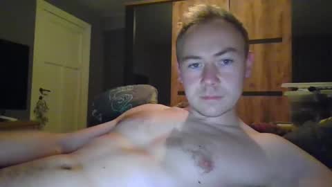 Snapshot of candy_boy_xoxo chatting on October 21, 2025, 4:08 pm candy_boy_xoxo online show from October 21, 2025, 4:08 pm