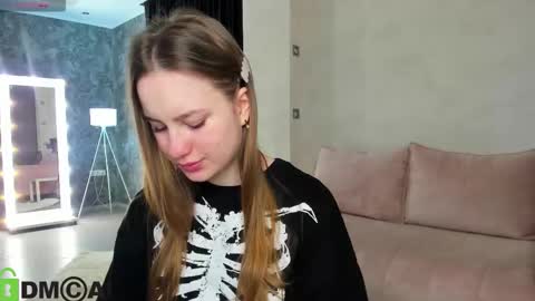 Candy online show from October 26, 2025, 1:11 am