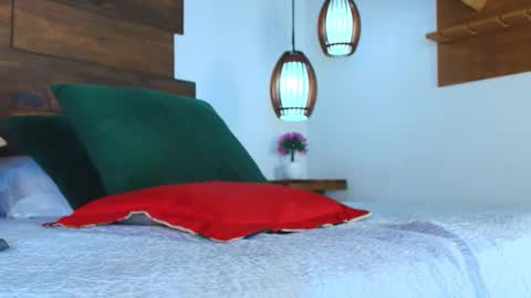 Jolie online show from February 17, 2026, 8:15 pm