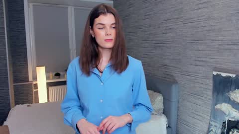 Flora online show from January 30, 2025, 7:15 pm