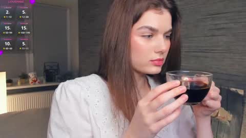 Flora online show from February 25, 2025, 7:03 pm