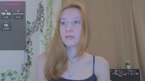 Snapshot of candy_flosse chatting on September 15, 2025, 7:52 am candy_flosse online show from September 15, 2025, 7:52 am